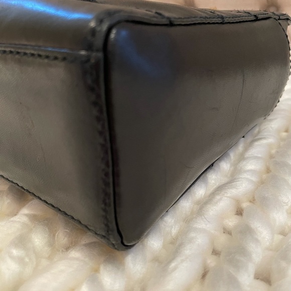 🔥Auth Chanel Bag. 13”x81/2”x3”. Good condition 🔥 - Picture 6 of 7